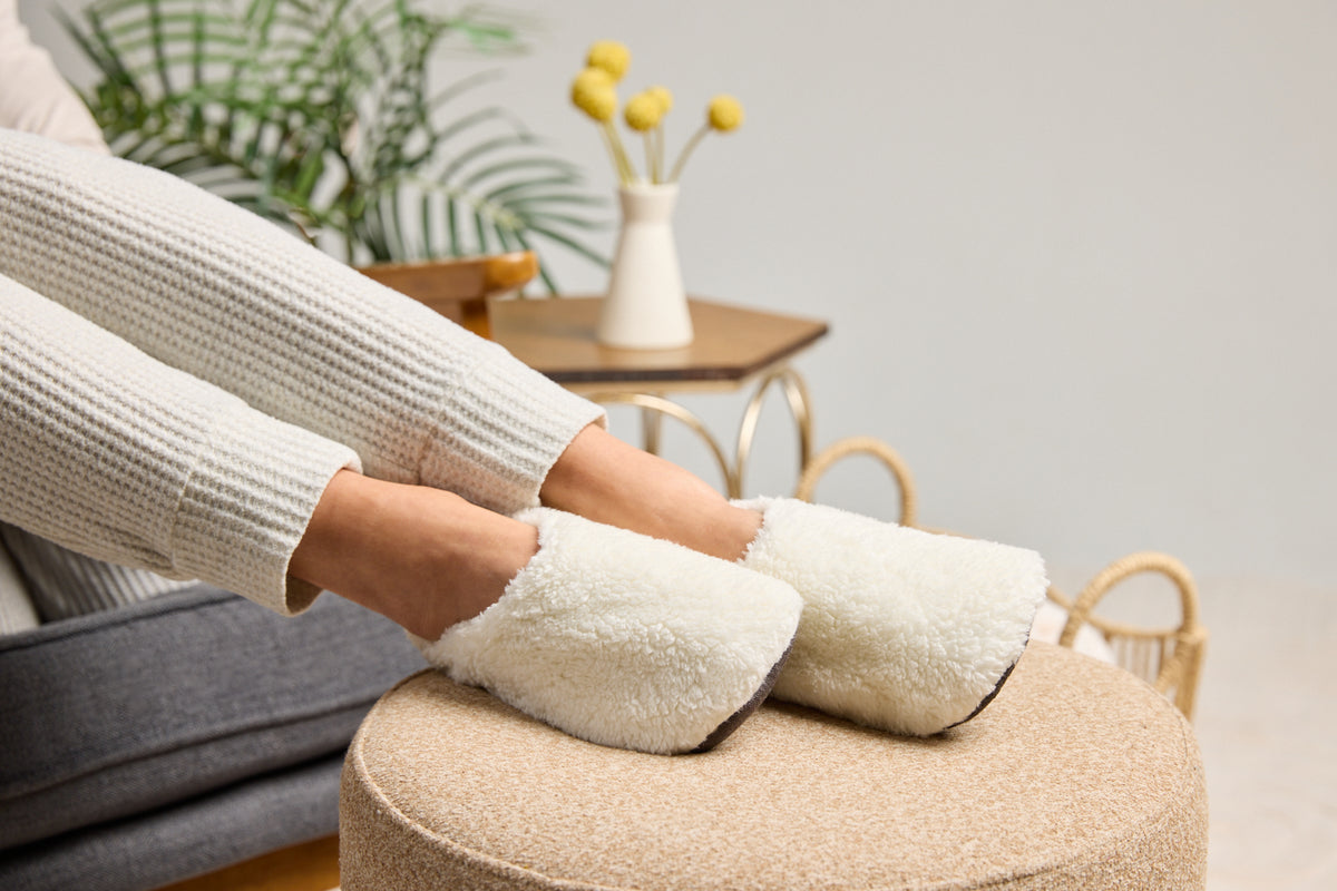 Women’s Aurora Slipper Socks Papyrus lifestyle