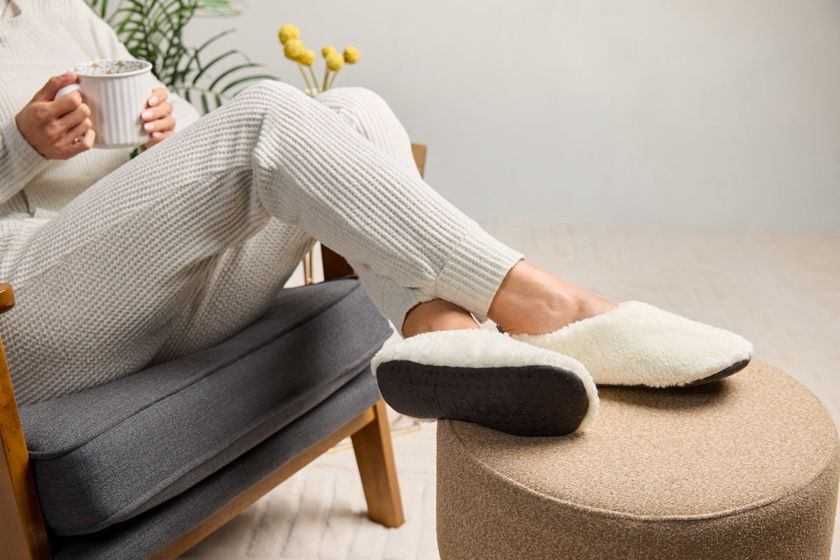 Women’s Aurora Slipper Socks Papyrus lifestyle